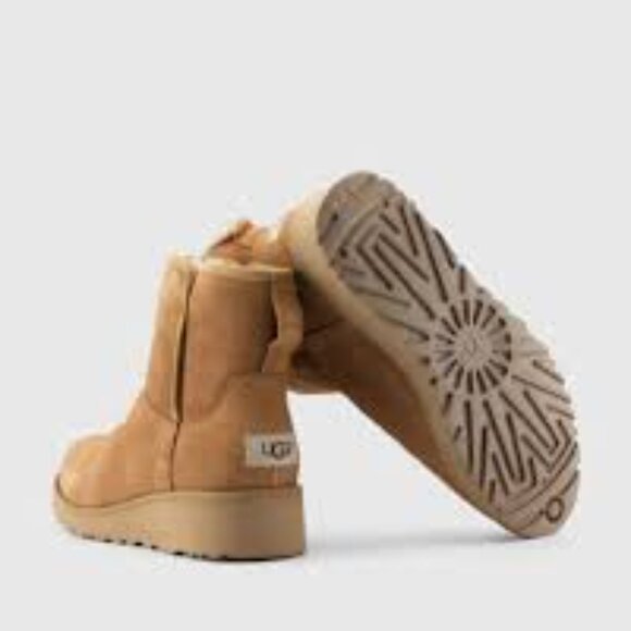 UGG Kristin Boots, Size 7.5, Chestnut, Used in Good Condition - Picture 2 of 8